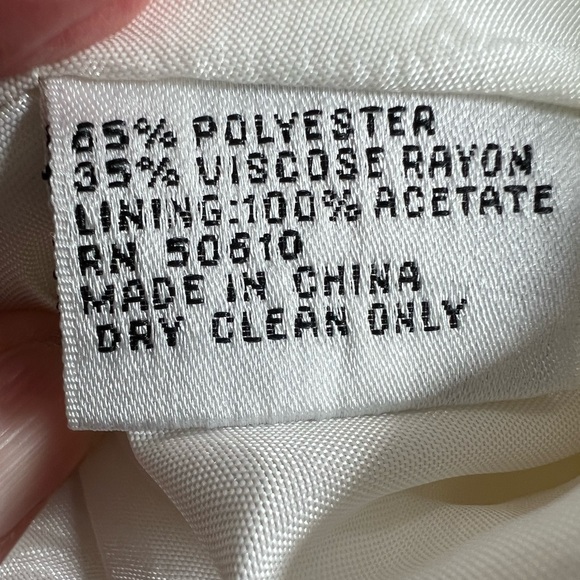 Beautifully Detailed Two-Piece Preston & York Special Occasion Ivory Suit  6 - Picture 10 of 16